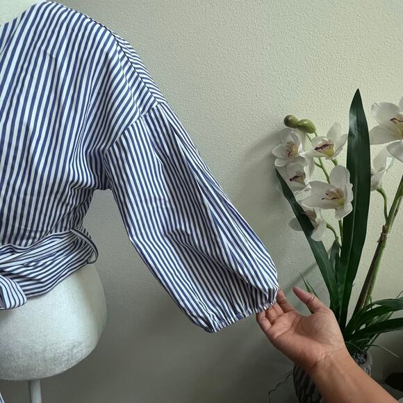 J.O.A Blue White Striped Tie Blouse Puff Sleeve Button Up Minimalist Women's M - Picture 9 of 9